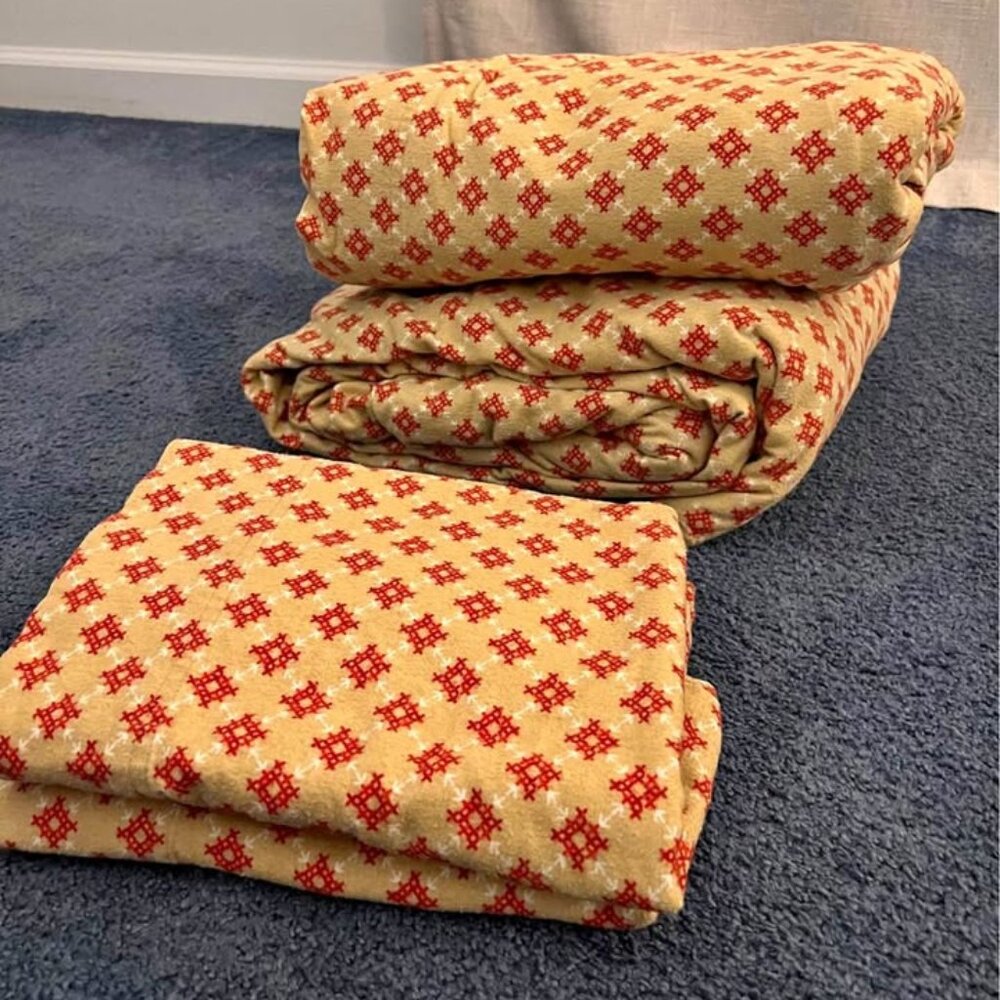 Martha Stewart Gold/Yellow with Red Patterns KING Flannel Sheet Set
